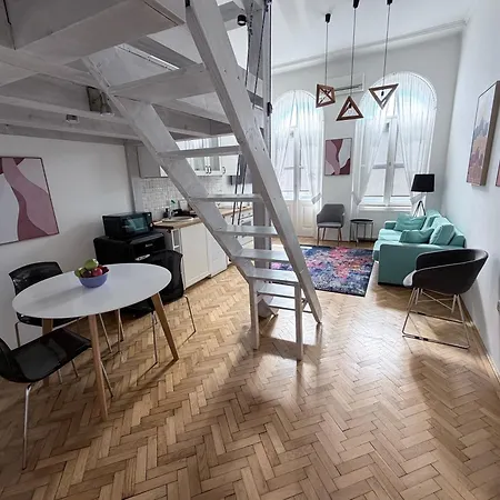 V10 Luxury Downtown Apartament